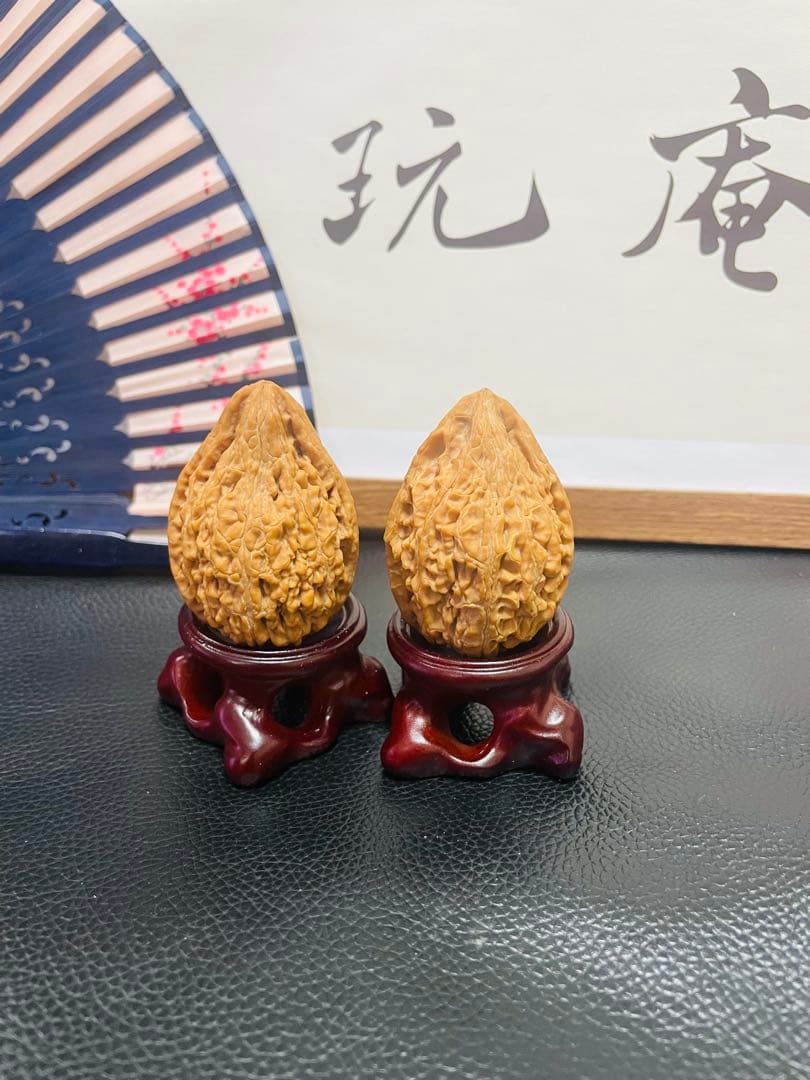 厚揚げNo.402❤️遊ぶクルミ　文玩核桃 希少変異種坐佛