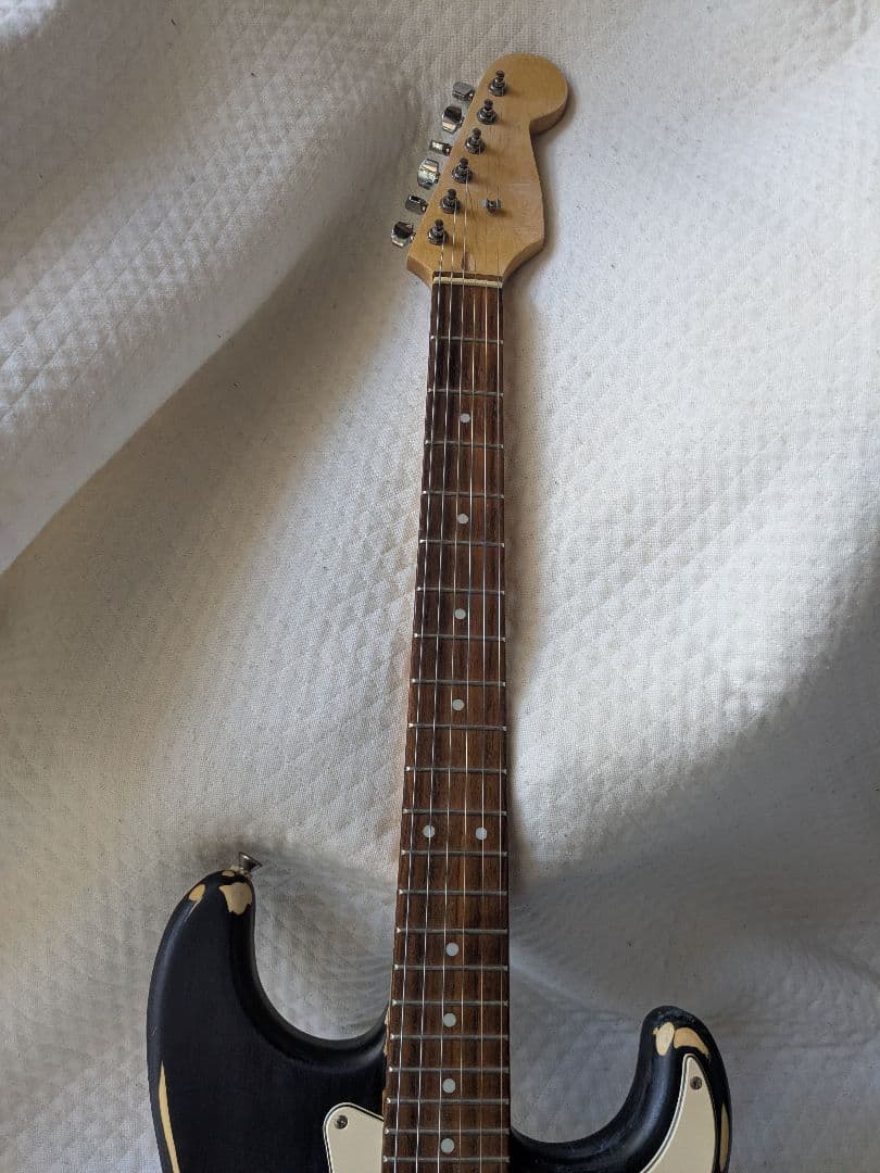 レリック加工　エレキギター フォトジェニック　ストラトキャスター　ブラック