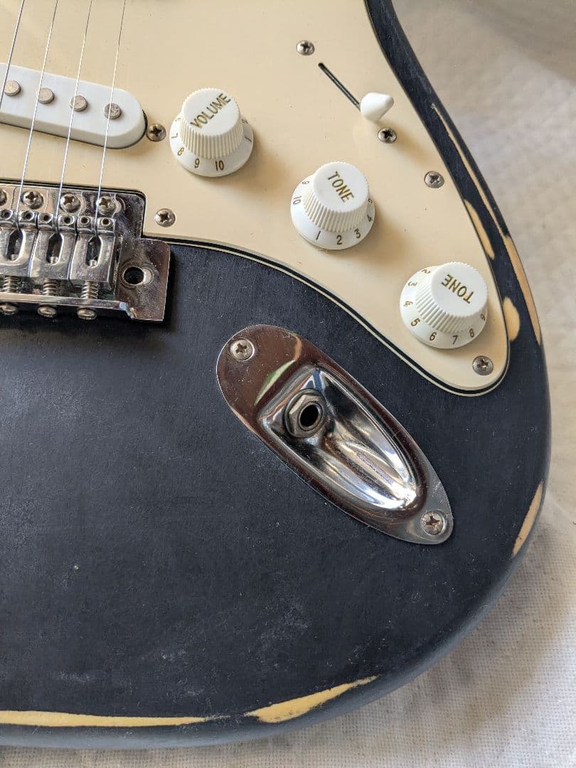 レリック加工　エレキギター フォトジェニック　ストラトキャスター　ブラック