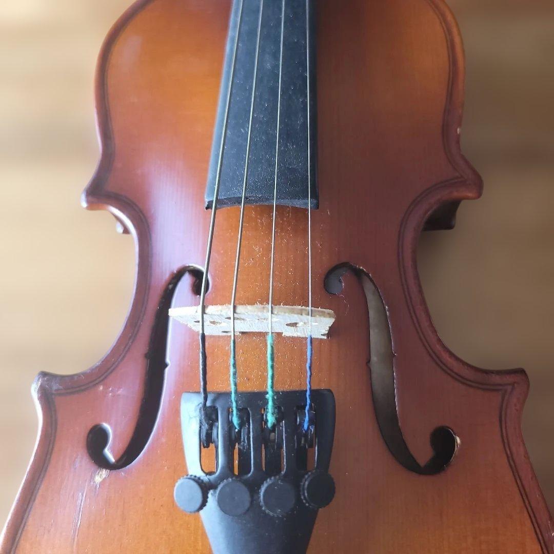 バイオリン1/16 本体と弓2本 ケース付き