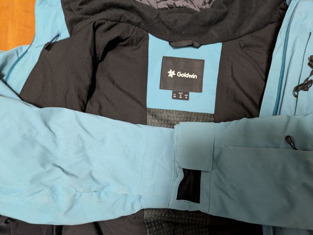 中古》ゴールドウィン　ユニセックスウェア　ジャケットM、パンツMのＬ丈