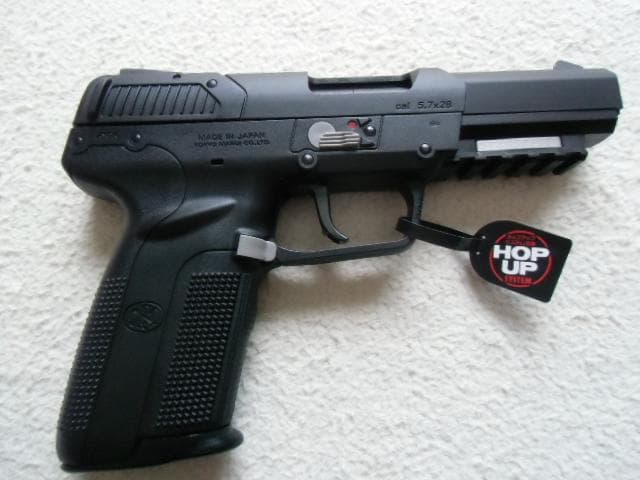 「バックアップ」も付いてます！(FN5-7+デリンジャー)