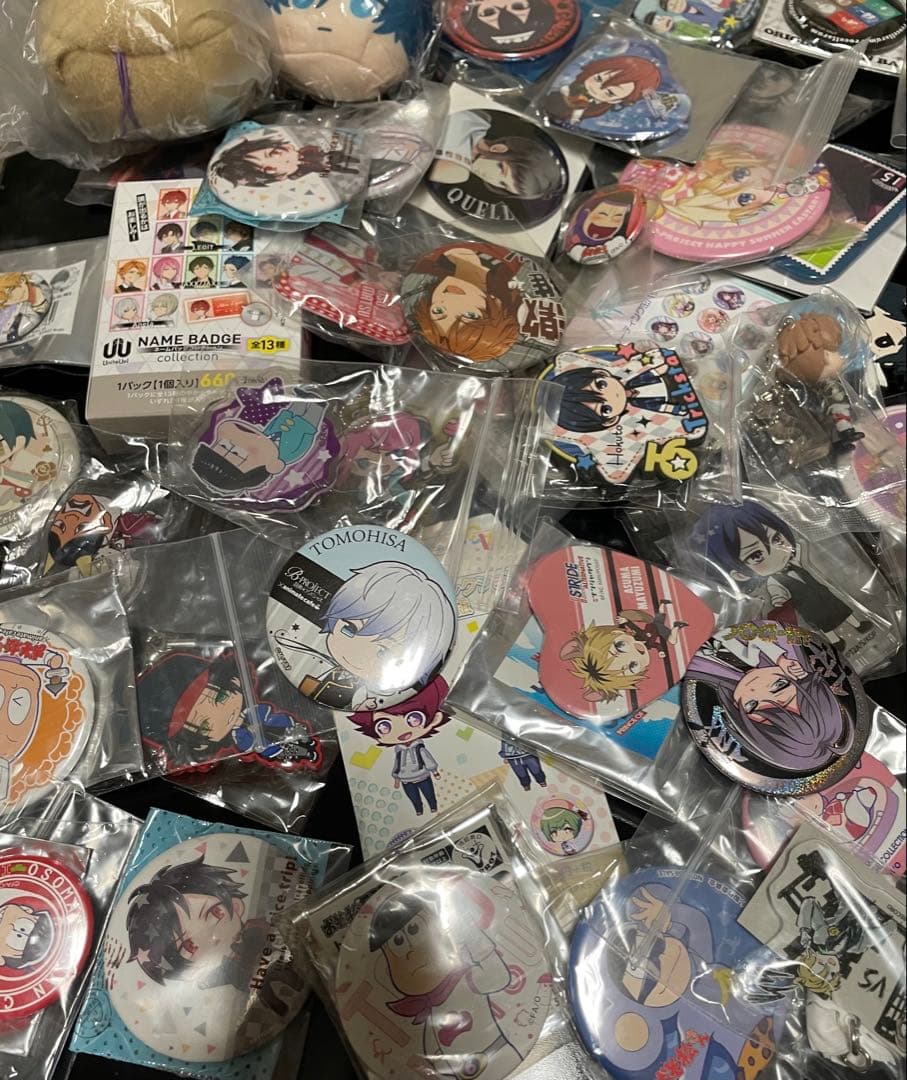 ⑤アニメグッズ大量 まとめ売り アクキー 缶バッジ110点