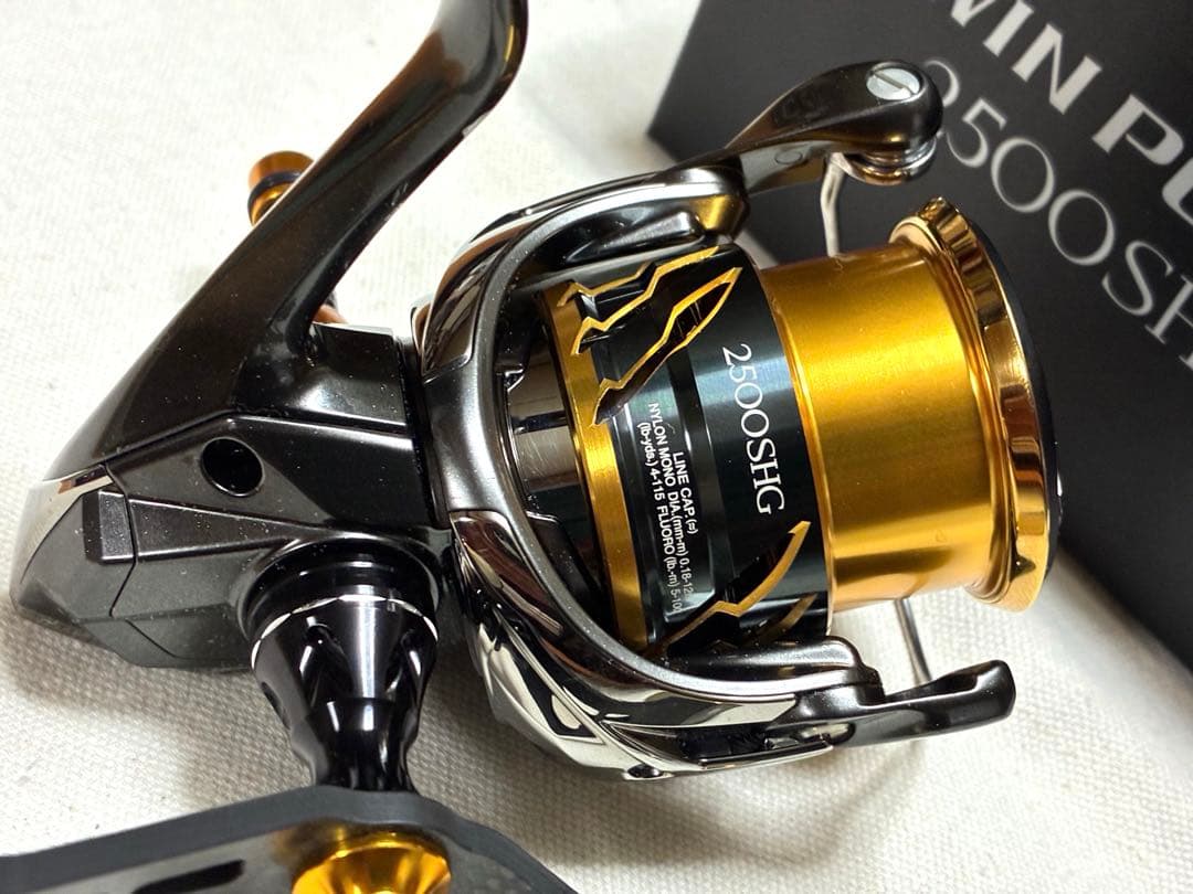 【美品】シマノ リール20ツインパワー2500SHGカスタム【Wハンドル仕様】