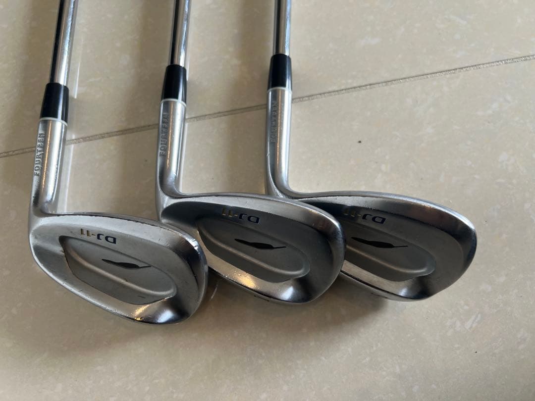 ブリーフィングbriefingゴルフバッグ オリーブ　ドライバーなどのクラブ一式