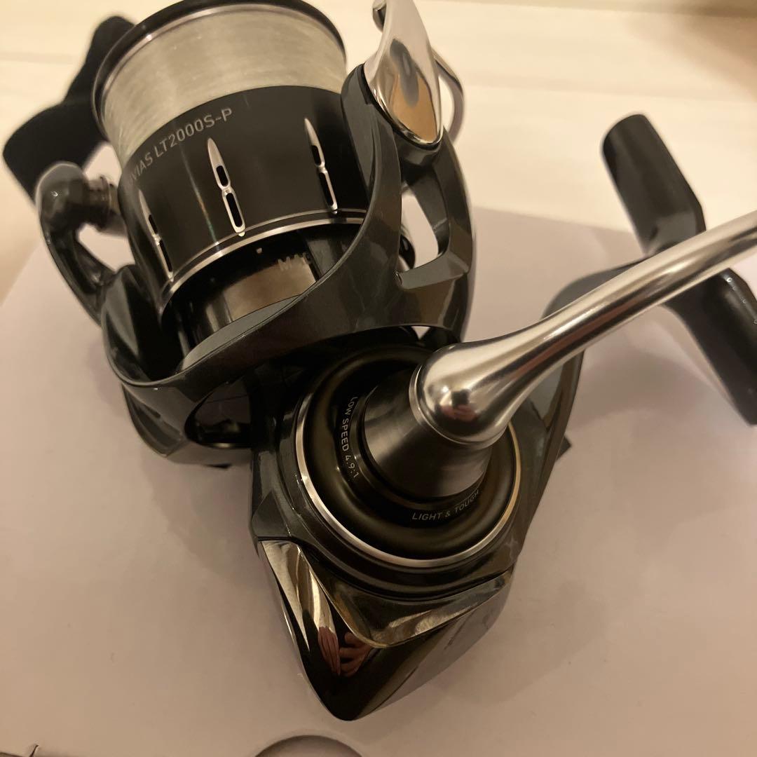 ダイワ　LUVIAS LT2000S-P スピニングリール