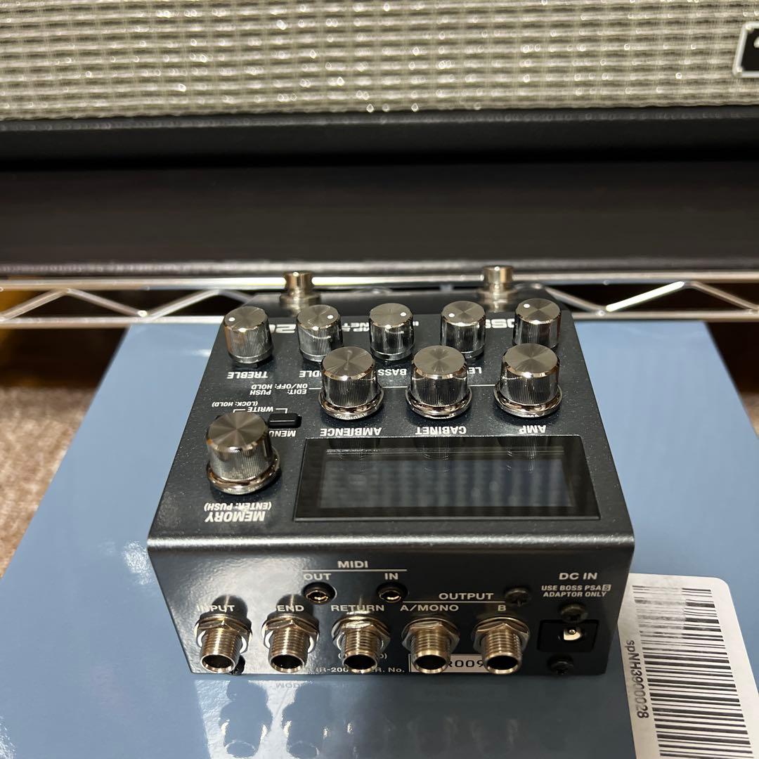 BOSS IR-200 アンプ／キャビネットシミュレーター