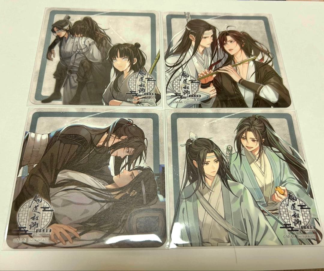 魔道祖師 公式茶屋 18点セット ランチョンマット コースター 缶バッジ