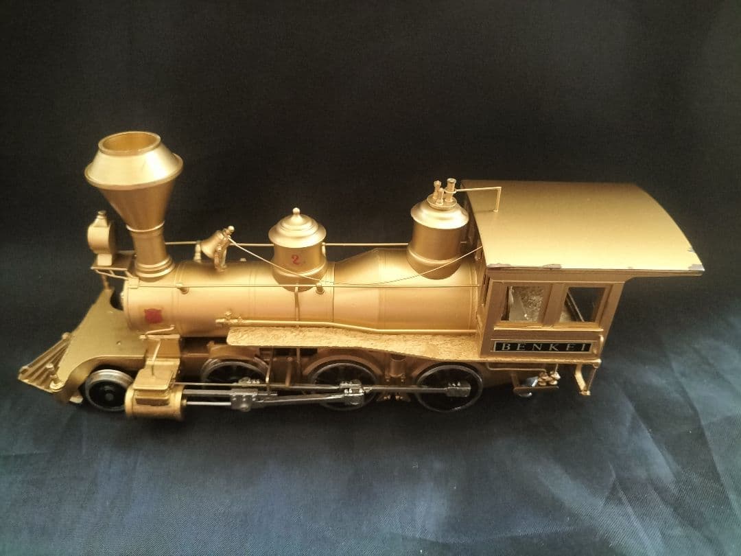 蒸気機関車 弁慶号 H.K PORTER【レール基台・ケース付】