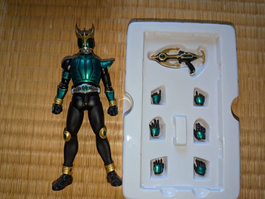 真骨彫製法　仮面ライダークウガ　タイタン　ペガサス　ドラゴン　グローイング