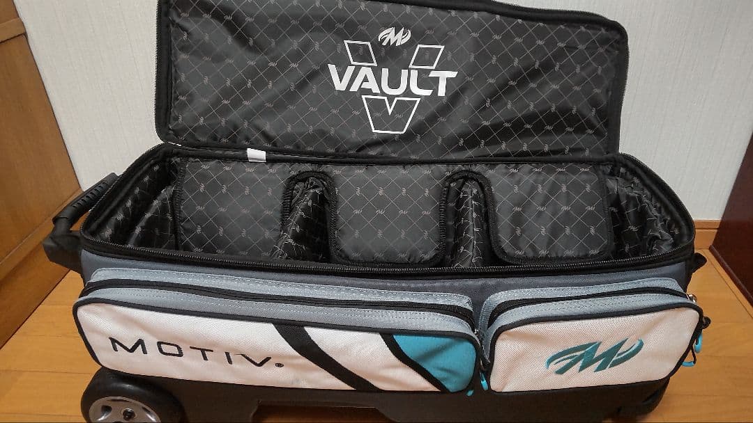 MOTIV VAULT ボウリング用バッグ　3個用　モーティブ