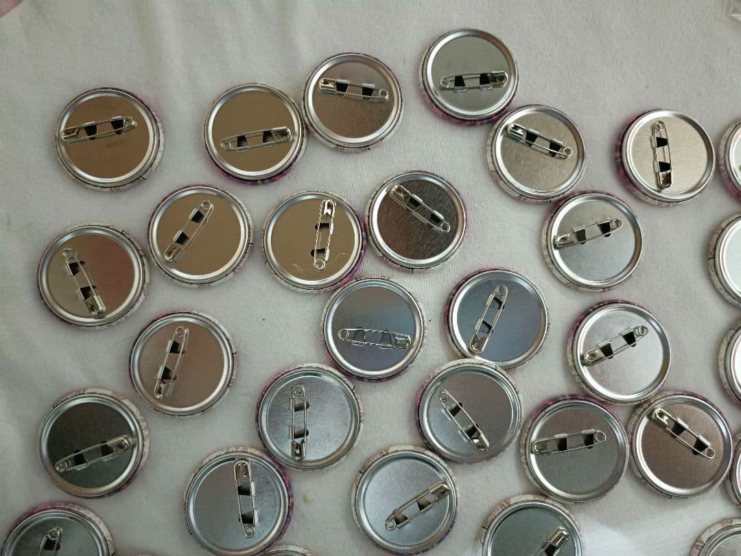 すとぷり　さとみ　ミニ缶バッチ　アリツア 特典缶バッチ