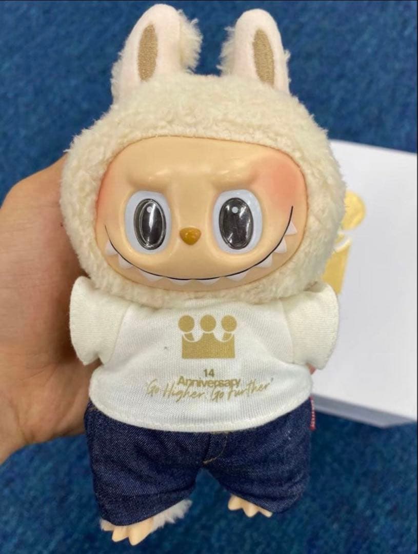 Labubu 14周年 スタッフ限定 ギフトボックス キーホルダー