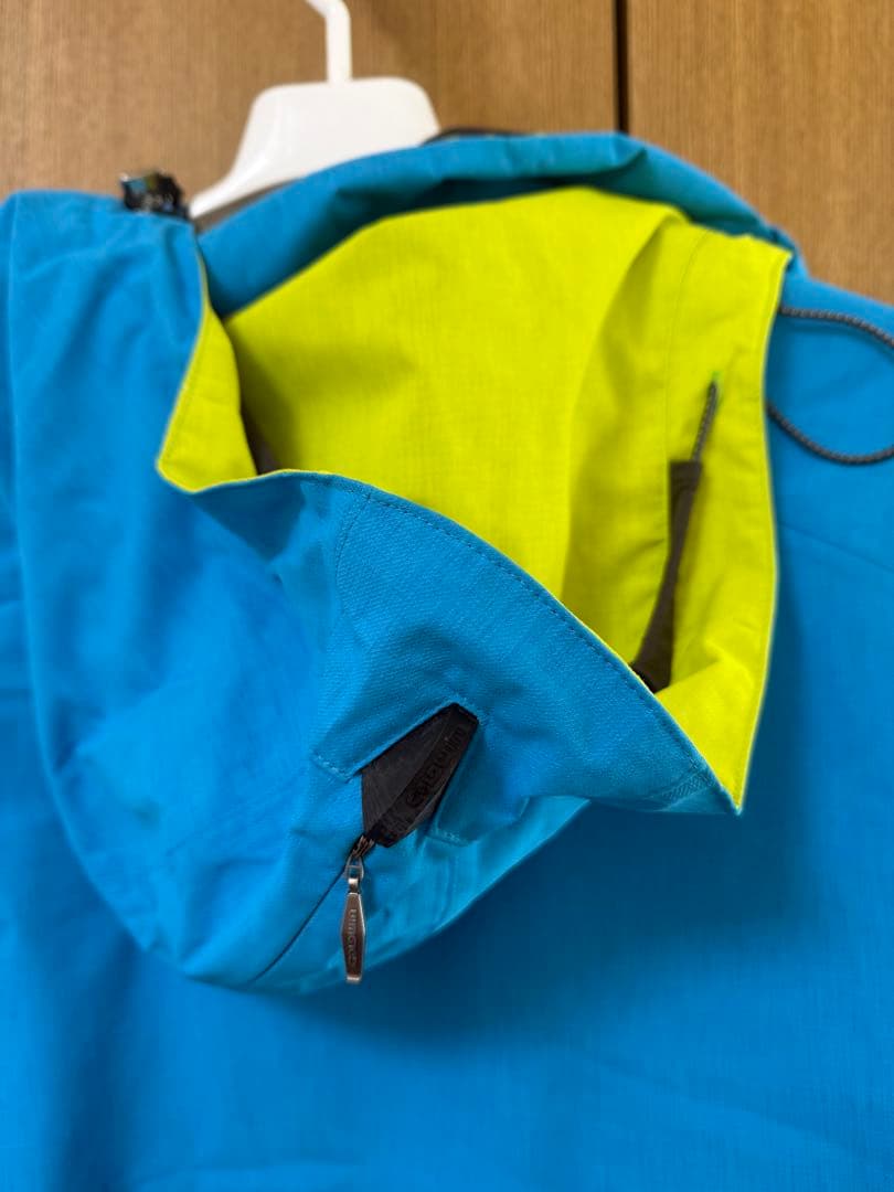 ゴールドウィン スノボウェア 上下セット 男性 Mサイズ