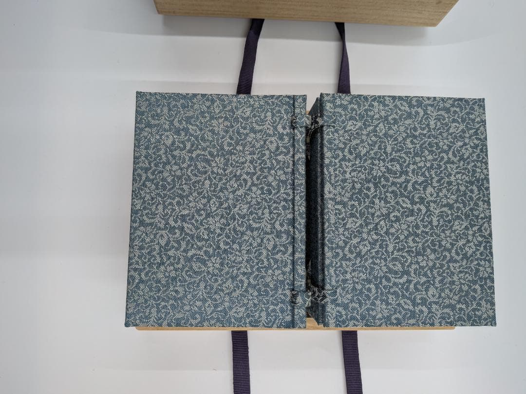 【超美品】幻の『光琳かるた』を復刻　手張り金箔紙仕上げ　『百人一首の手帖』付属有