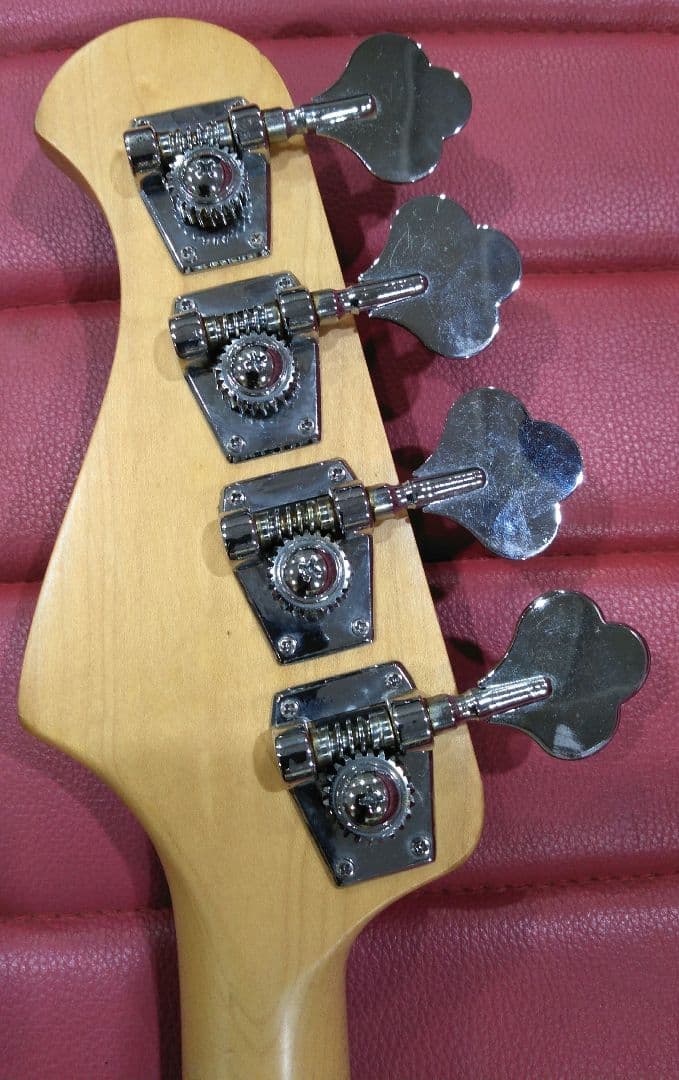 バッカス　Bacchus　ユニバースシリーズ　ベースギター　ケース・おまけ付き