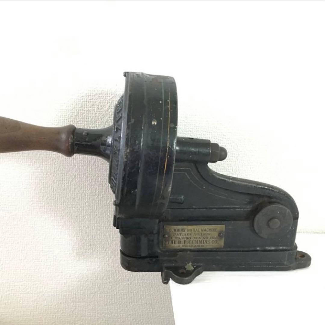 アルファベット　型抜き