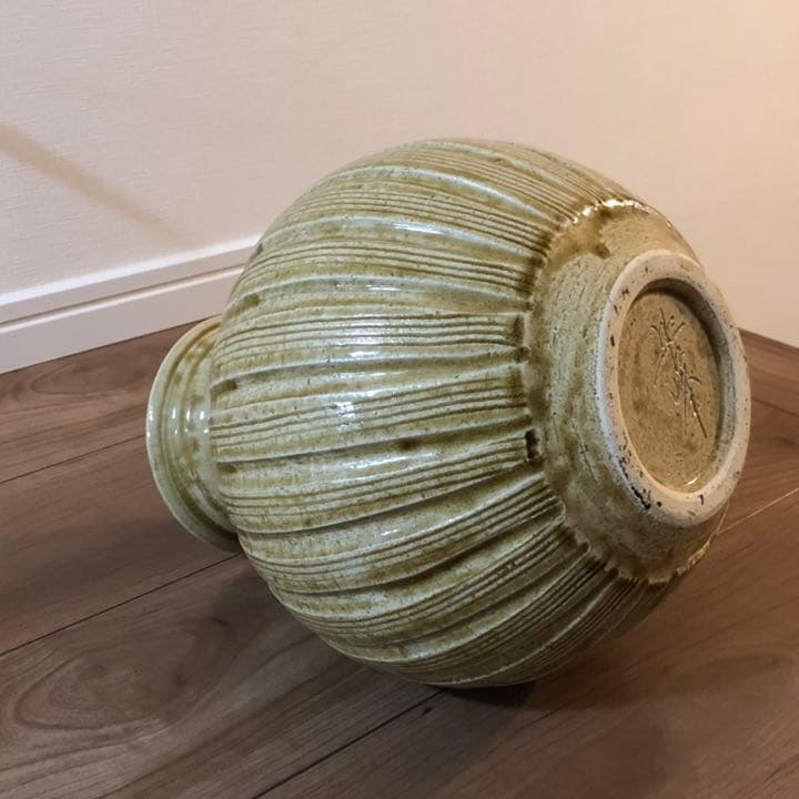 究極の美◼️蔵からかなり美しい大きな壺、壷が出てきました。花道具、古美術品