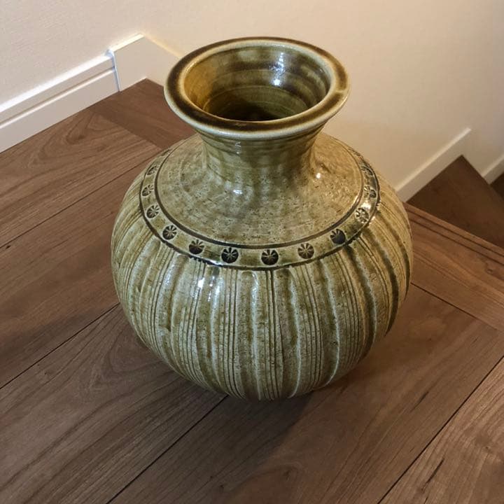 究極の美◼️蔵からかなり美しい大きな壺、壷が出てきました。花道具、古美術品