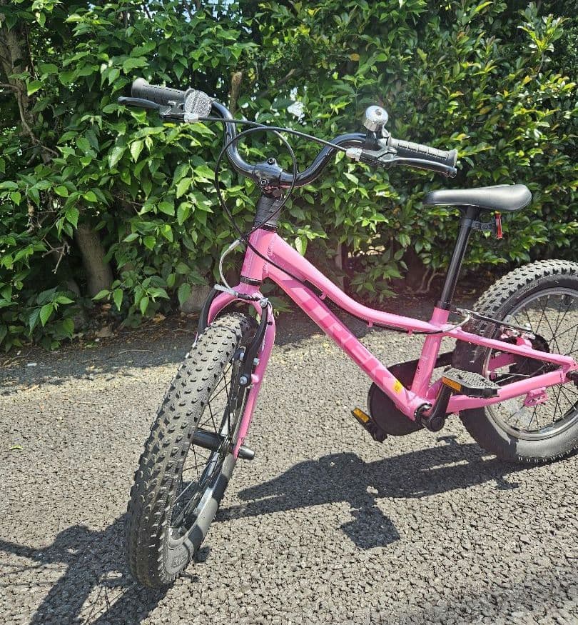 【値下げ】美品Trek子供用自転車Precliber 16インチピンク補助輪なし