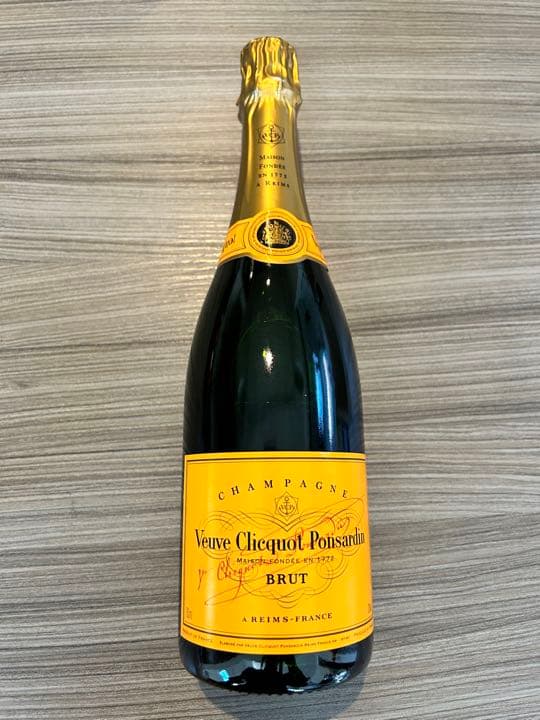 お値下げ！veuve clicquot トラベラー　ボトル付き