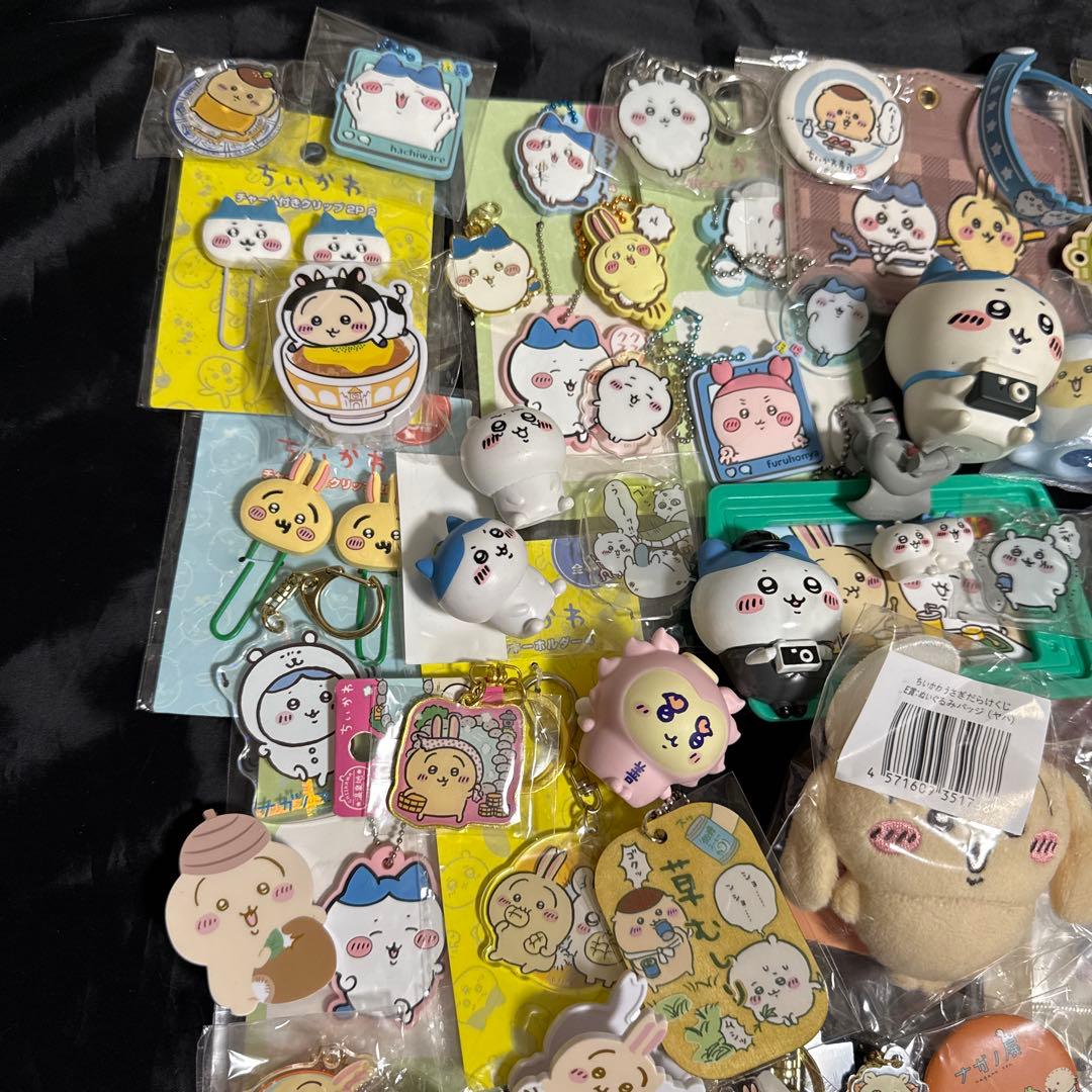 ちいかわ　缶バッジ　ラバスト　キーホルダー等　約200点大量まとめ売り　②
