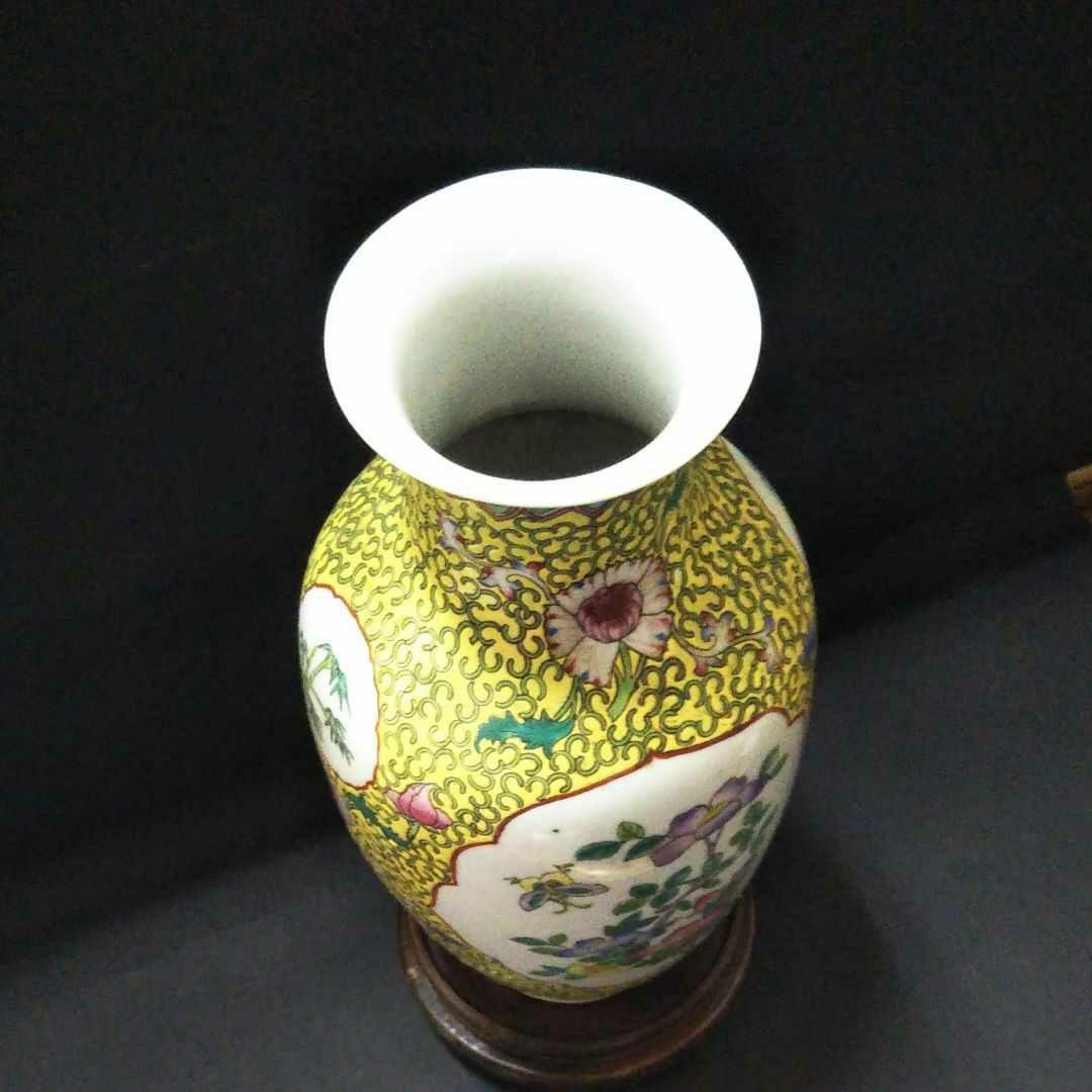 ※中国古美術/粉彩纏枝花鳥紋瓶/ (底款:乾隆年製)