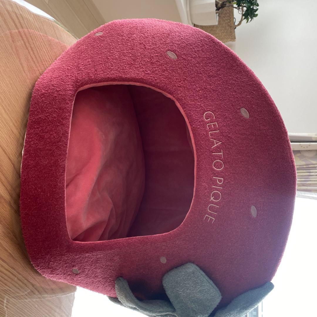 GELATO PIQUE いちご型ペットベッド