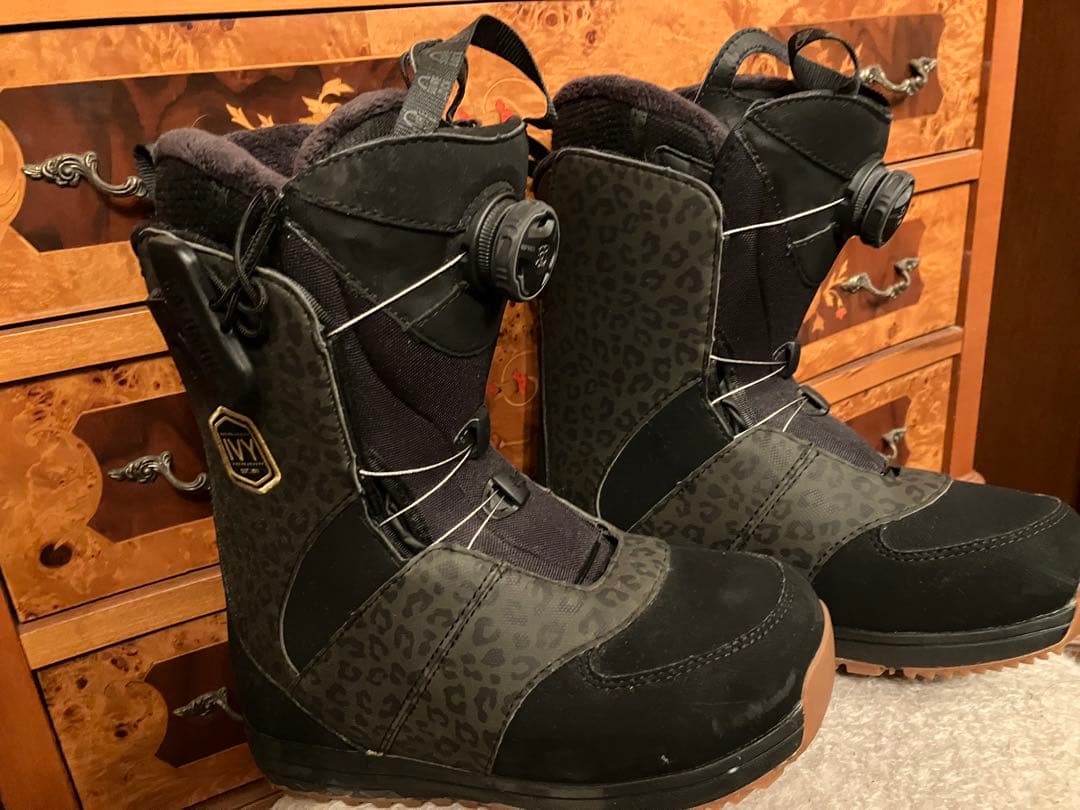 サロモン　スノーボード　ブーツ　スノボ　ダイヤル式　レオパード　ヒョウ柄