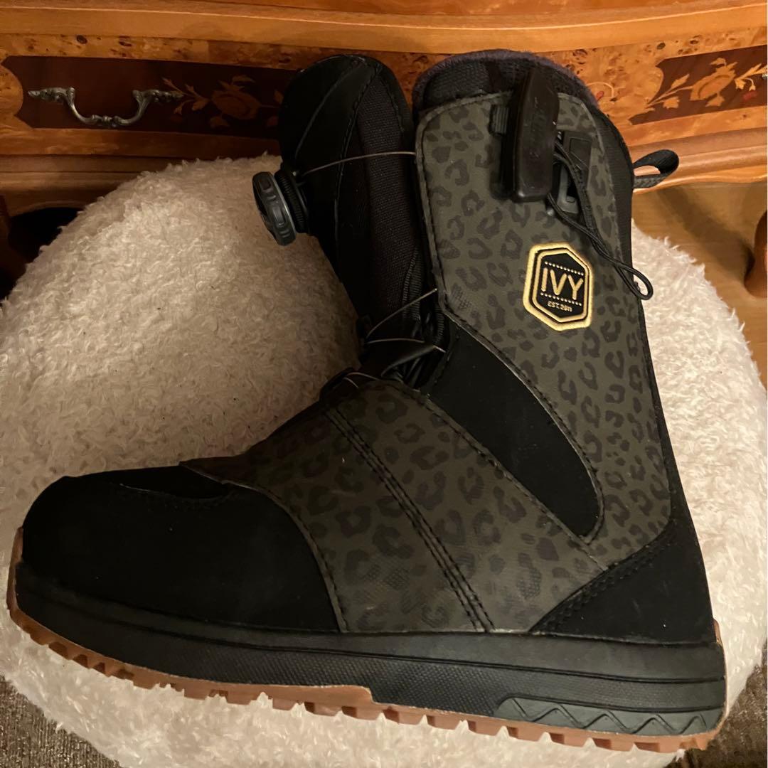 サロモン　スノーボード　ブーツ　スノボ　ダイヤル式　レオパード　ヒョウ柄