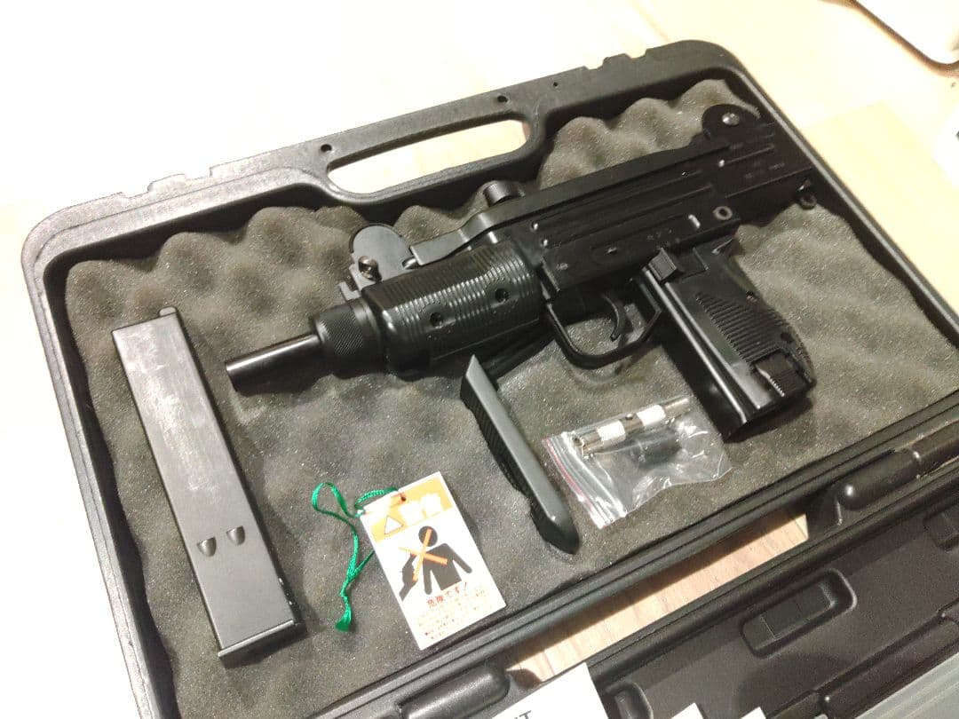 ※レオレオ　WA ミニUZI ガスブロ／美品・ケース・マガジン付