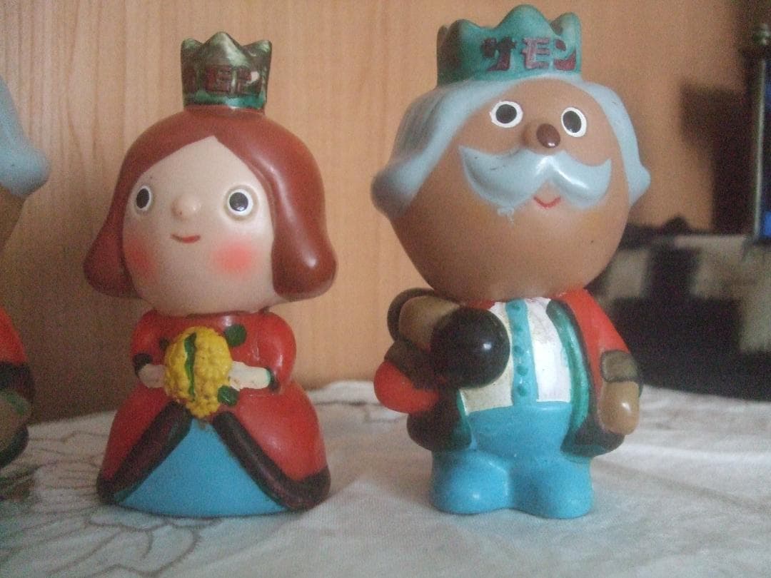 サモン★王様2個＆お妃さま1個★ ソフビ人形 ★貯金箱 ★3体セット