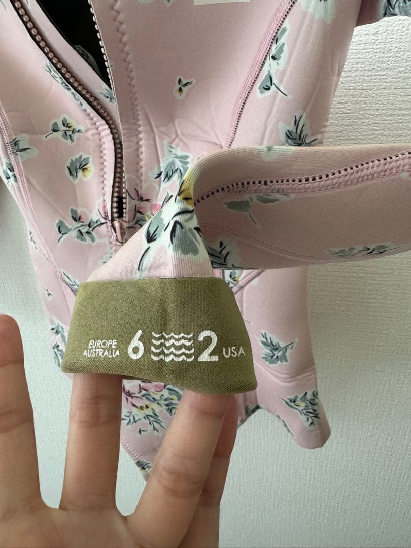 billabong ビラボン　ロンスプ　2mm ピンク　小花柄