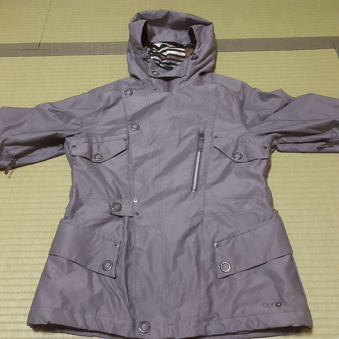 ゆ*い様 BURTON スノボウェア 上下セット　スマートで格好良いデザイン