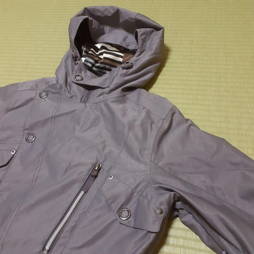 ゆ*い様 BURTON スノボウェア 上下セット　スマートで格好良いデザイン