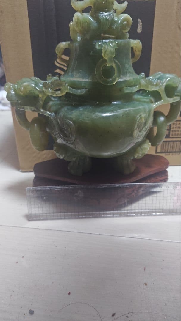 【翡翠香炉】 龍の装飾 木製台座付き