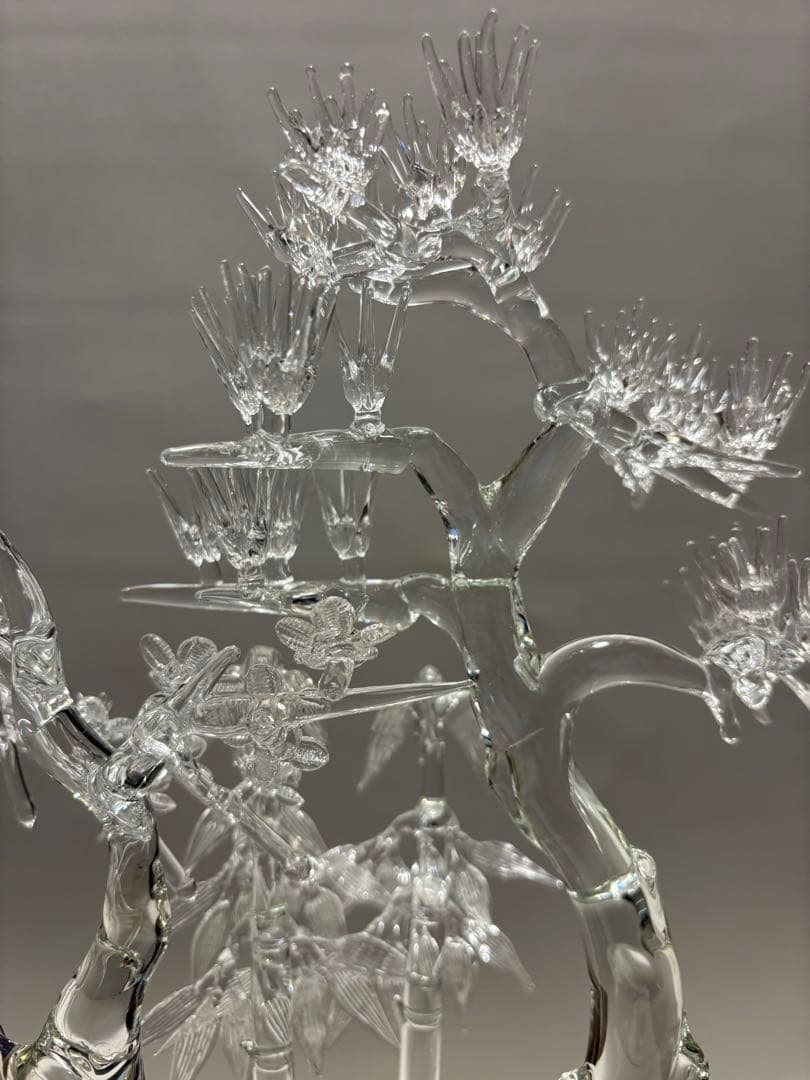 #伝統工芸品　水晶彫刻『松竹梅』オブジェ（ガラスケース付き）