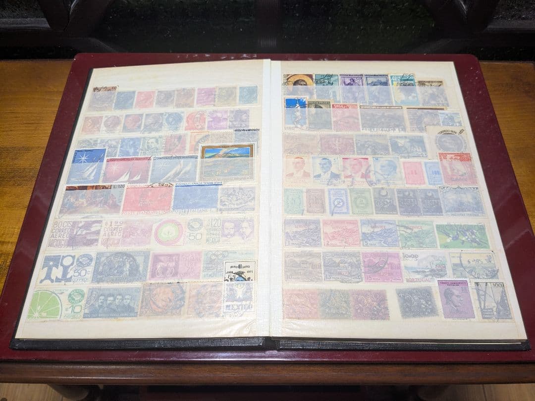 外国切手コレクションアルバム 約380枚 ペレ記念切手入り