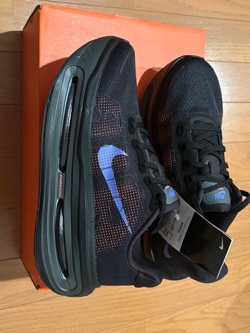 Nike ウィメンズ　ボメロプレミアム