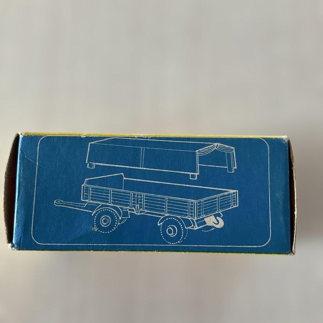 ミニカー　マッチボックス　2 メルセデス　トレーラー