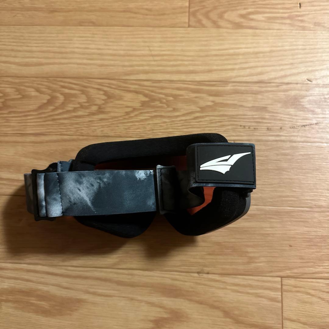 TRANCEスノーボード・スキー用ゴーグル 2年前モデル