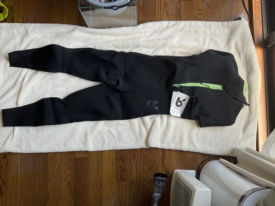 ウェットスーツ フルスーツ ブラック/グリーンBREAKEROUT