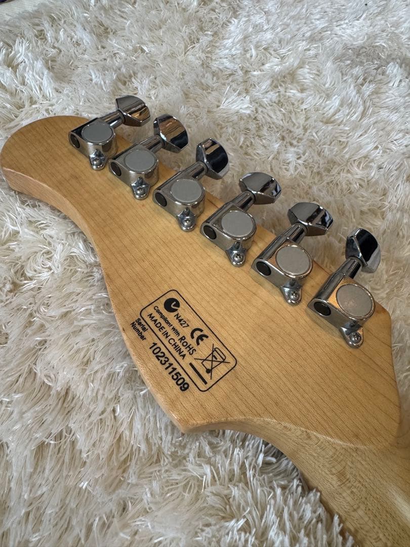 最終セール❣エレキギター　Elioth s305 ストラトキャスタータイプ