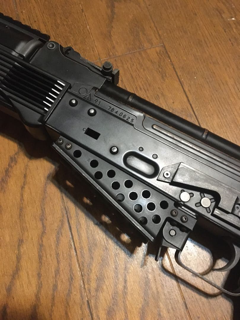 東京マルイ次世代電動ガン　AK102 外装カスタム　ダメージ加工