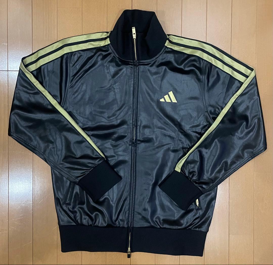 【美品】アディダス 艶黒×金 ラグジュアリー トラックスーツ セットアップ M