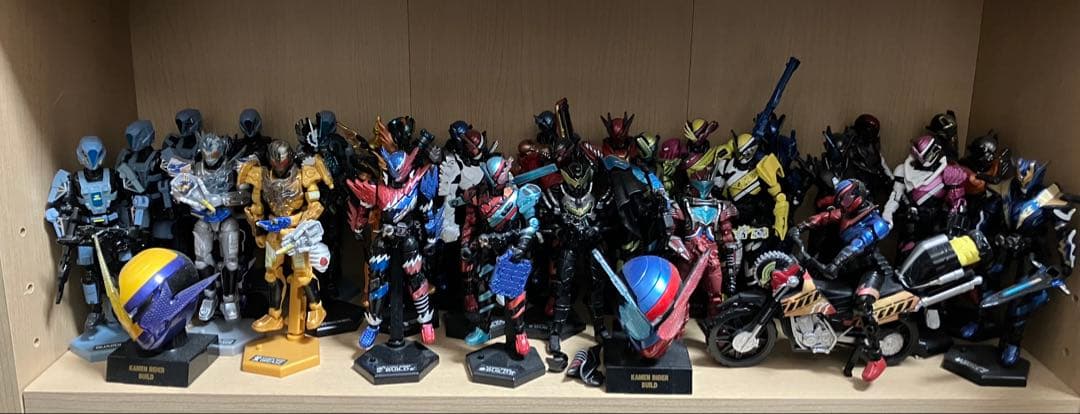仮面ライダービルド　フィギュア コレクション