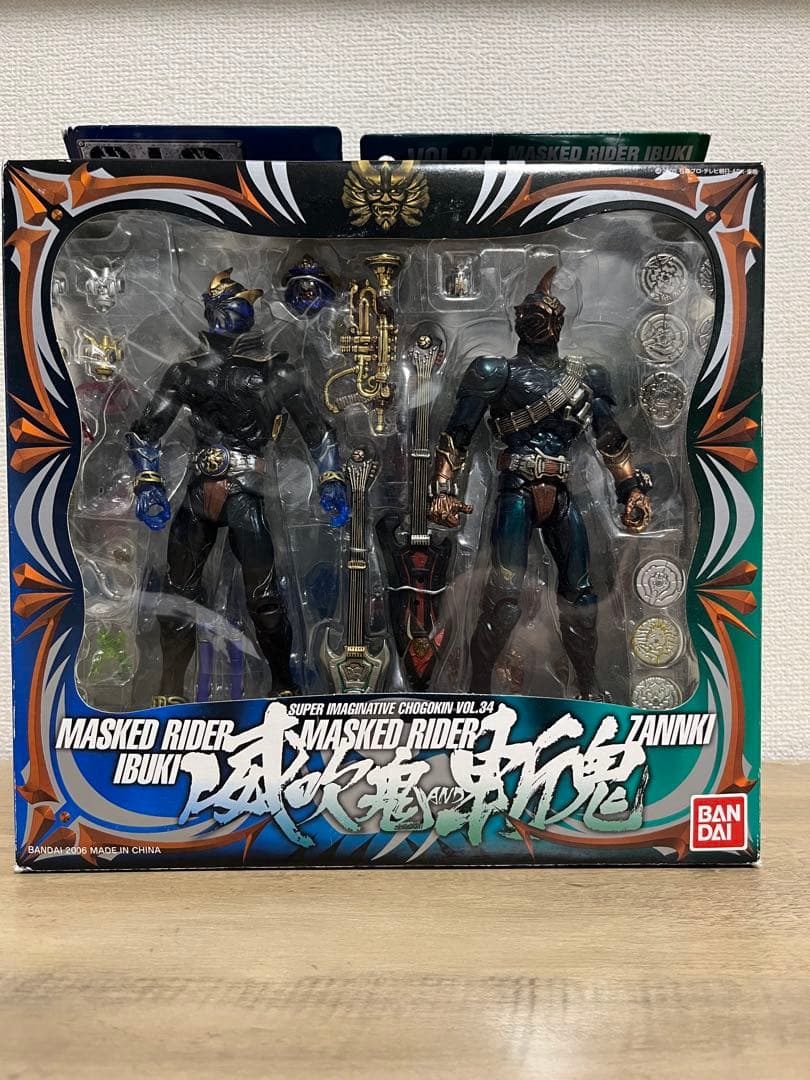 歳末売り切り SIC 仮面ライダーIBUKI & ZANNKI フィギュアセット