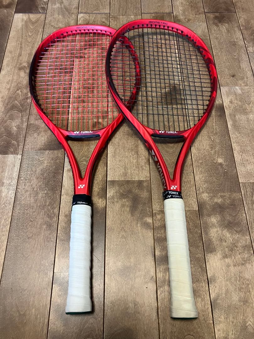 Vコア100 テニスラケット 2本セット