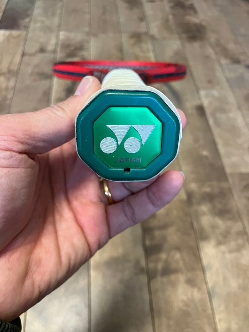 Vコア100 テニスラケット 2本セット