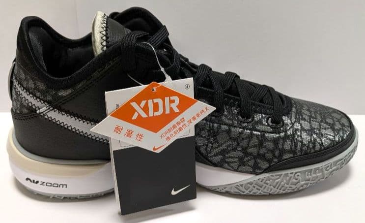 超激安　限定　新品未使用　タグ付き　ナイキ　ズームレブロン　黒　バスケシューズ